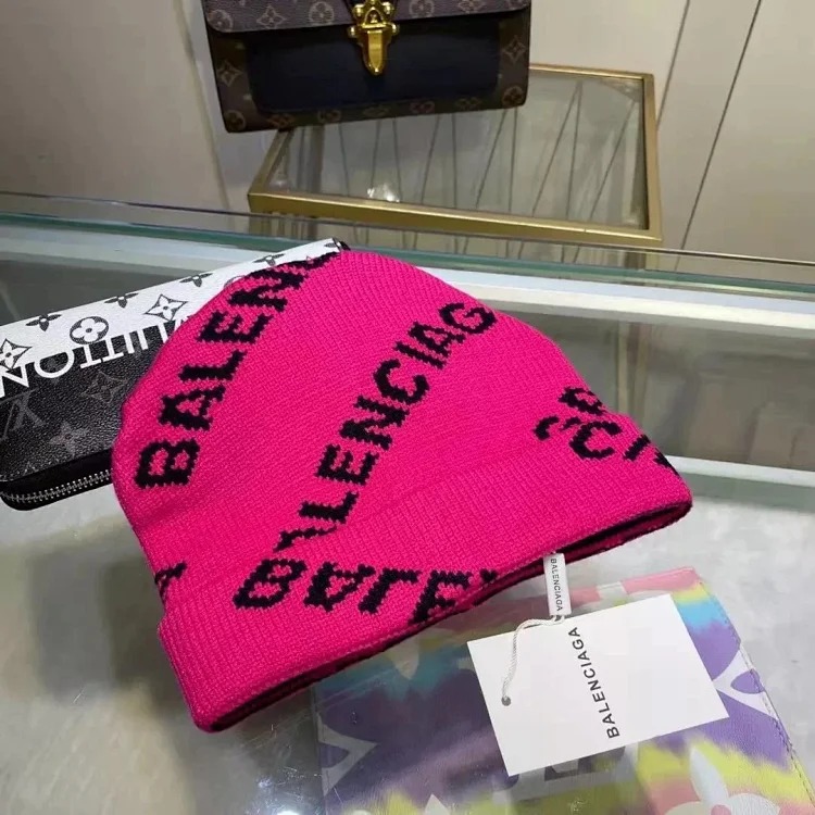 9A14-1c knitted hat streetwear outfit product