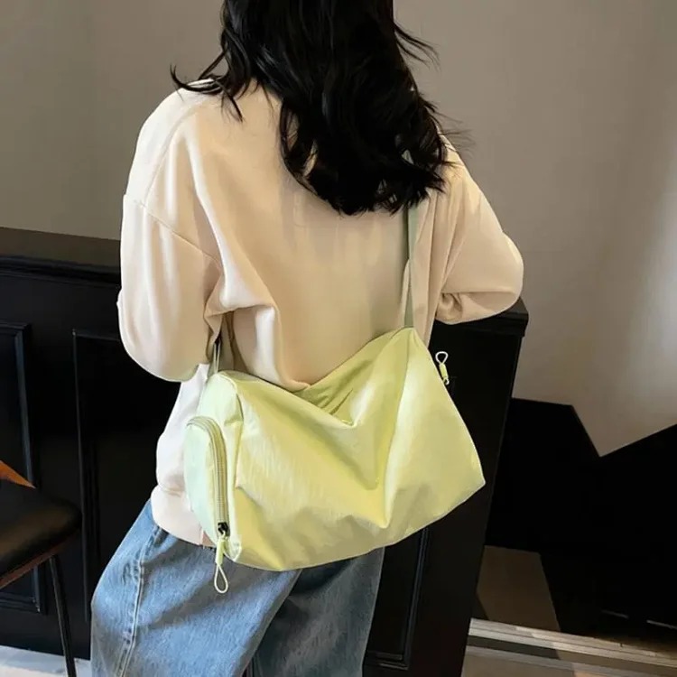 Japanese and Korean women's bags large-capacity crossbody bag women's high-end sports short-distance travel casual nylon shoulder bag streetwear outfit product
