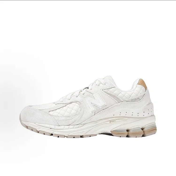 New Balance M2 2002R streetwear outfit product