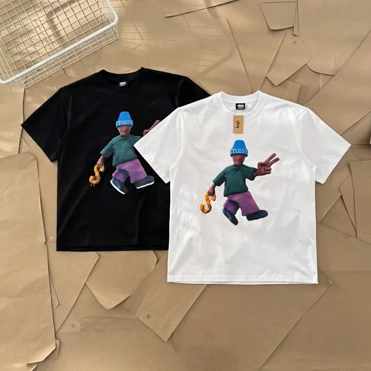 Original production 25SS Stussy World Peace Series ☮️ Peace and Prosperity Doll Printed Short-sleeved T-shirt TEE Stussy originated from the surfing mecca of Southern California, USA, and re streetwear outfit product