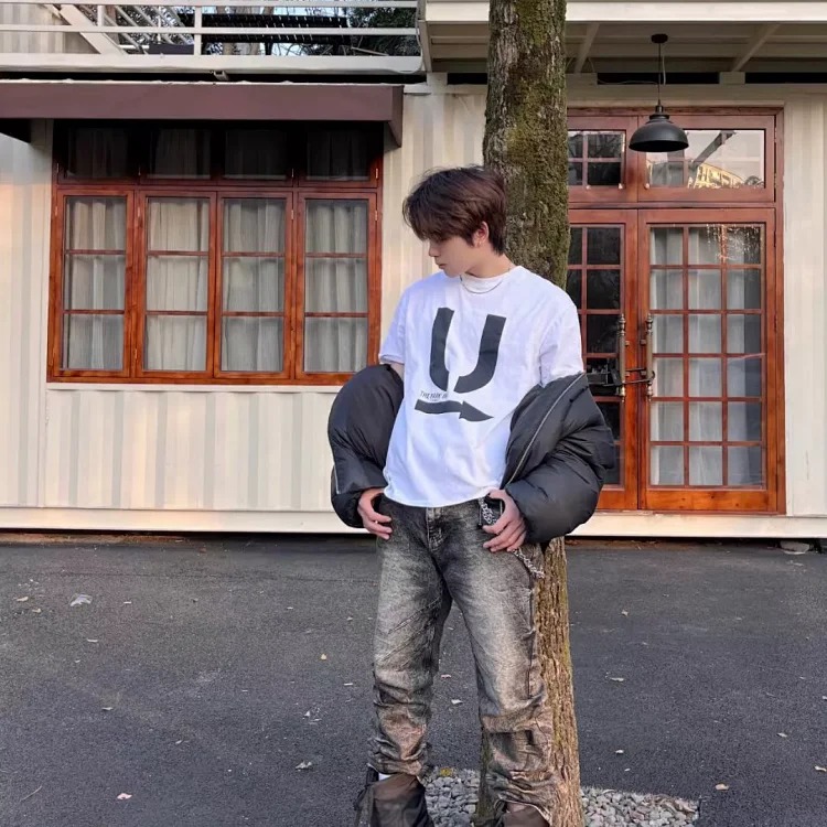 Simple versatile short slee streetwear outfit product