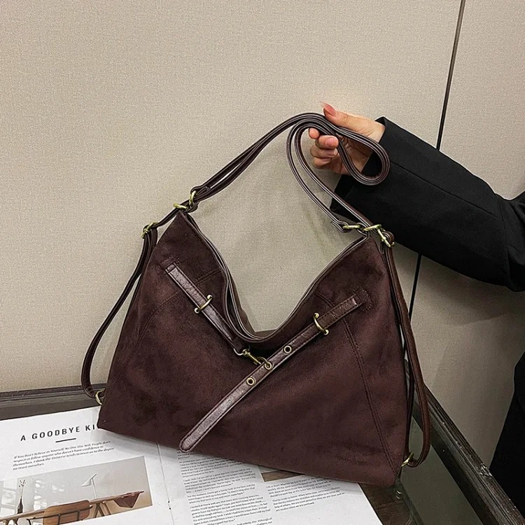 Souvenir shoulder crossbody bag for women, new fashion, high-end, light luxury, versatile commuting large capacity tote bag streetwear outfit product