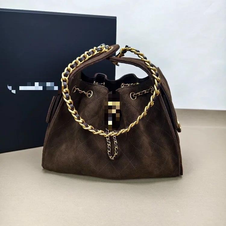 Suede coffee color label autumn and diamond hobo bag women's drawstring chain shoulder lightweight upper body underarm bag streetwear outfit product