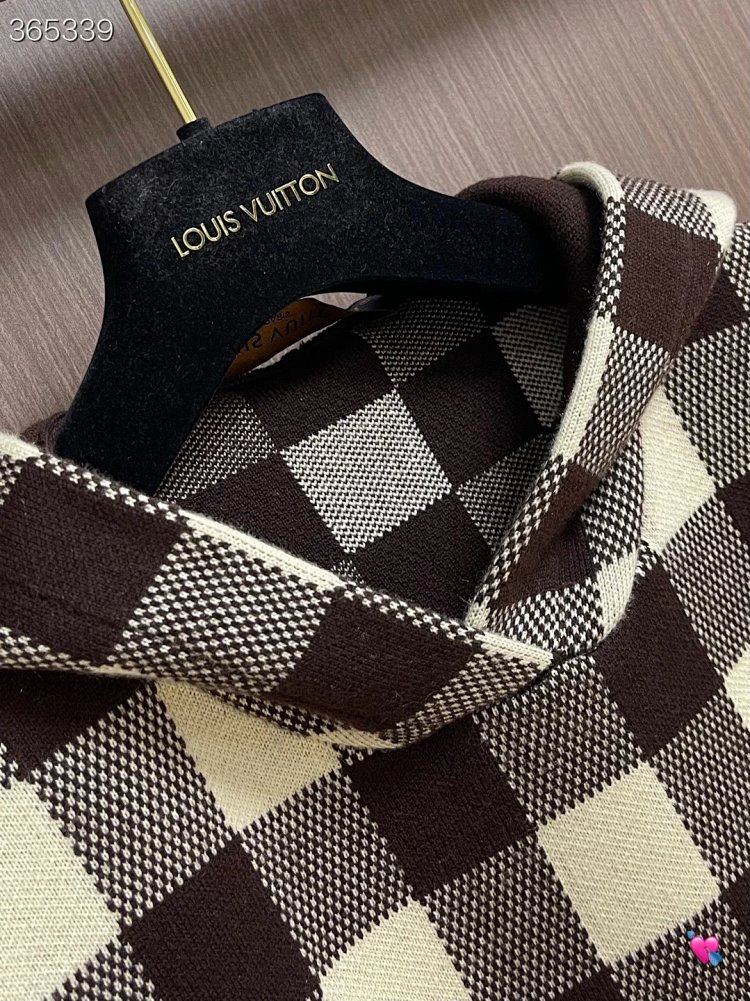 Louis Vuitton2026 New Men's Fashion Casual Letter Embroidery Color blocked Grid Knitted Hoodie | Outfitreps Spreadsheet