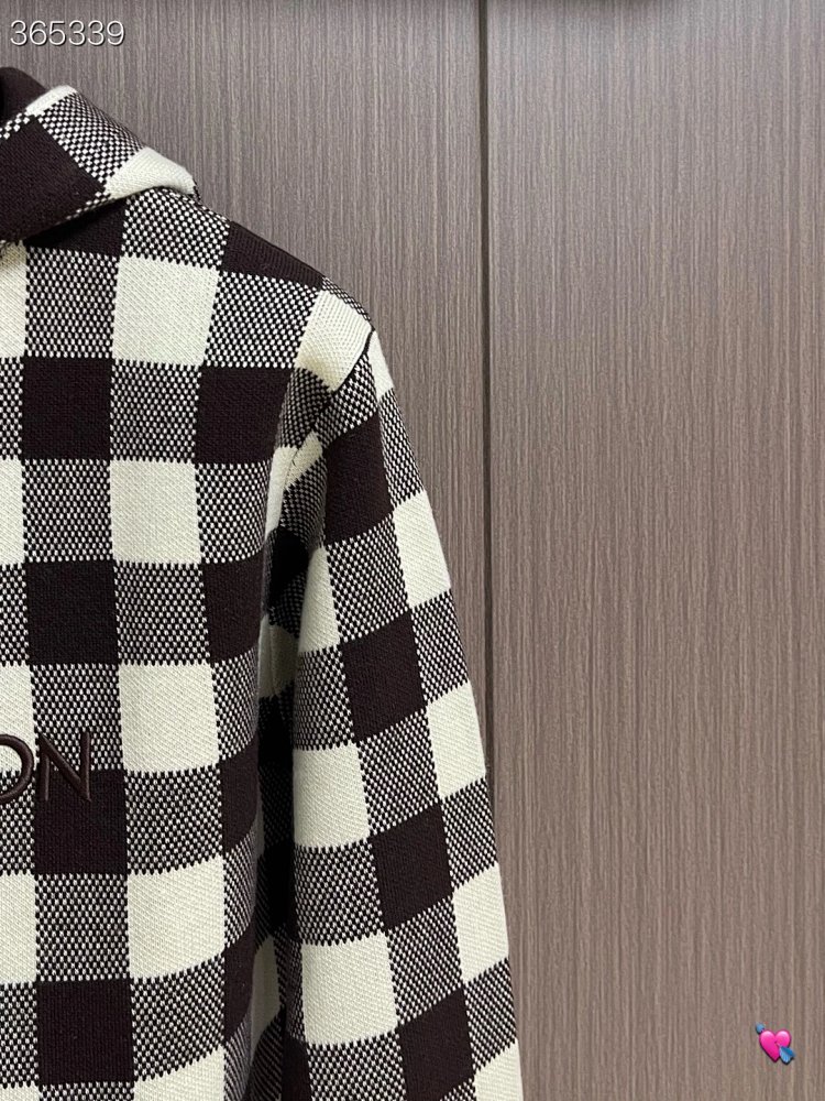 Louis Vuitton2026 New Men's Fashion Casual Letter Embroidery Color blocked Grid Knitted Hoodie | Outfitreps Spreadsheet