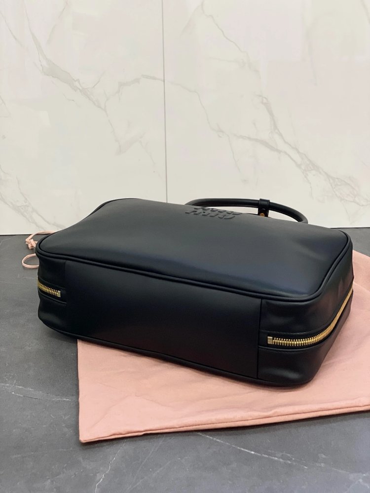 miumiu Original Leather Handheld Official Document Bag for Women 2025 New Large Capacity Retro U | Outfitreps Spreadsheet