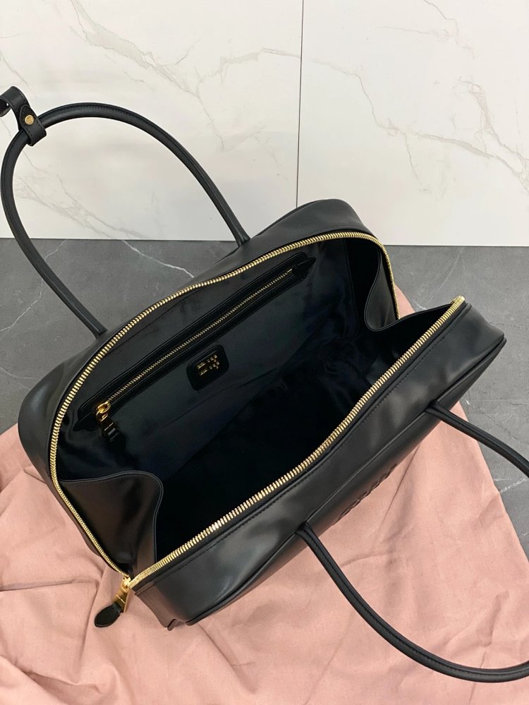 miumiu Original Leather Handheld Official Document Bag for Women 2025 New Large Capacity Retro U | Outfitreps Spreadsheet