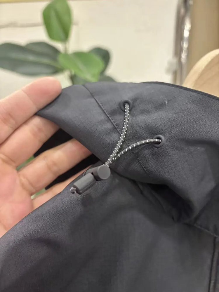 LACOSTE Crocodile hooded workwear jacket is easy to wear for outdoor leisure and business, and c | Outfitreps Spreadsheet