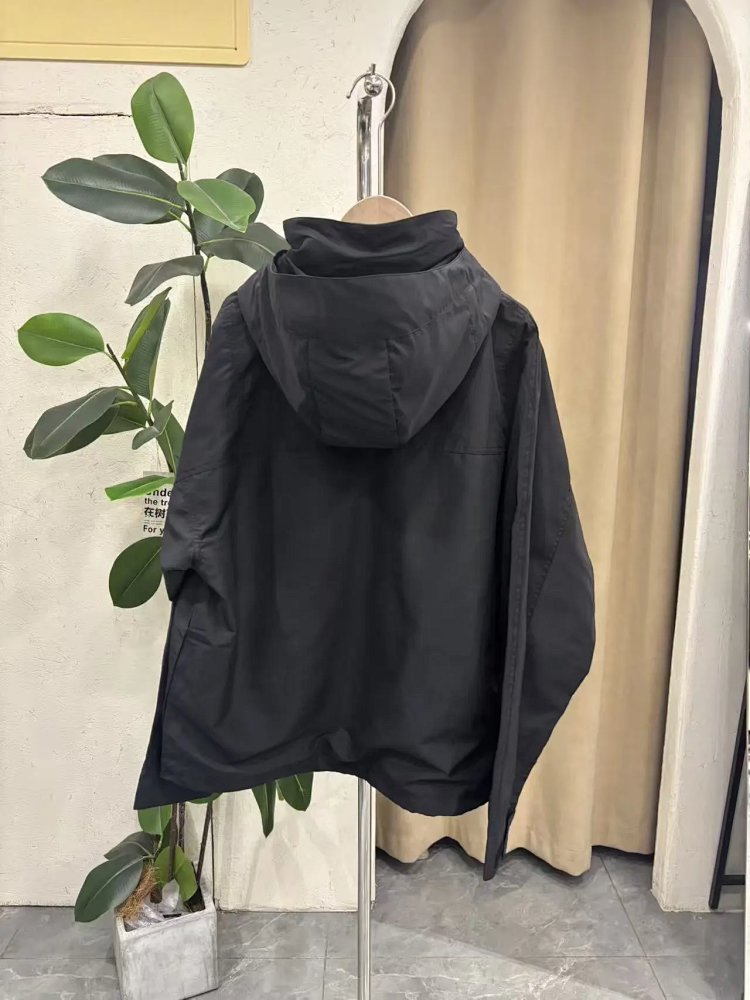 LACOSTE Crocodile hooded workwear jacket is easy to wear for outdoor leisure and business, and c | Outfitreps Spreadsheet