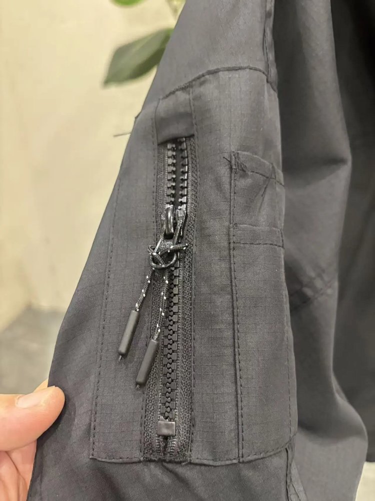 LACOSTE Crocodile hooded workwear jacket is easy to wear for outdoor leisure and business, and c | Outfitreps Spreadsheet