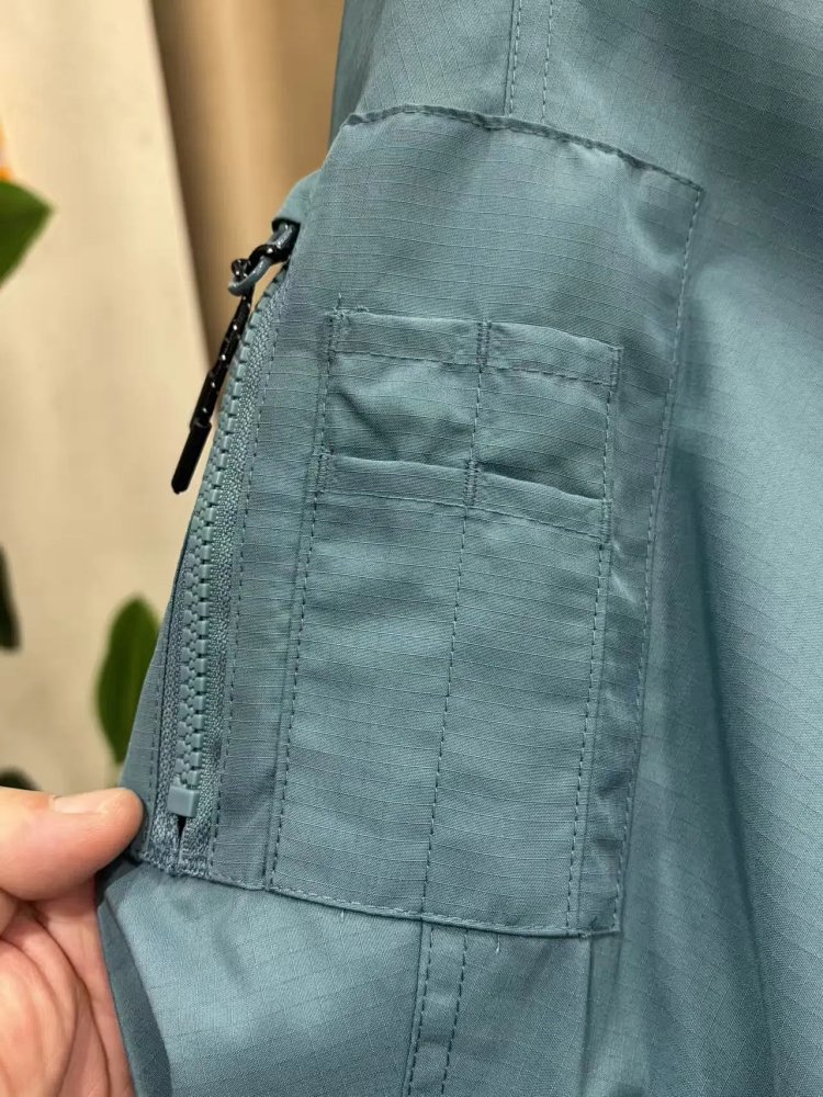 LACOSTE Crocodile hooded workwear jacket is easy to wear for outdoor leisure and business, and c | Outfitreps Spreadsheet