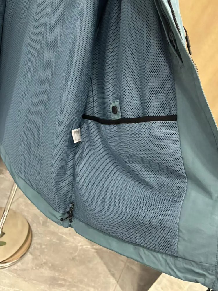 LACOSTE Crocodile hooded workwear jacket is easy to wear for outdoor leisure and business, and c | Outfitreps Spreadsheet