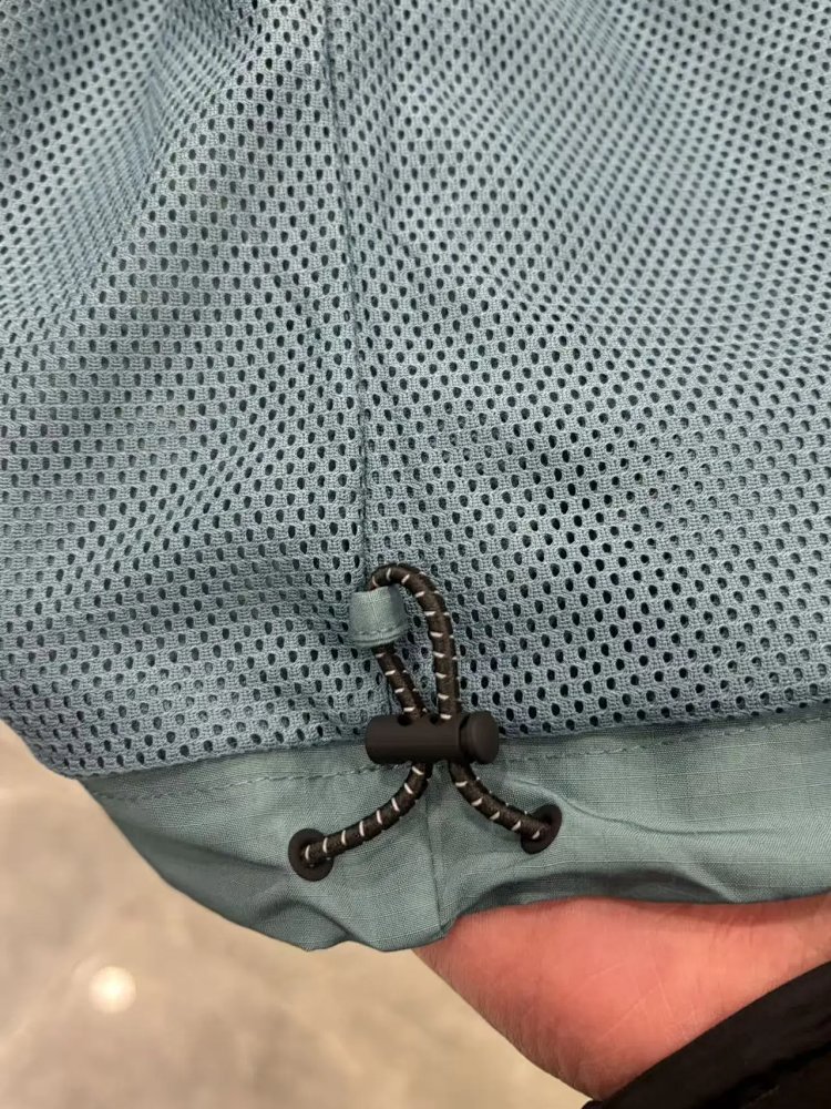 LACOSTE Crocodile hooded workwear jacket is easy to wear for outdoor leisure and business, and c | Outfitreps Spreadsheet