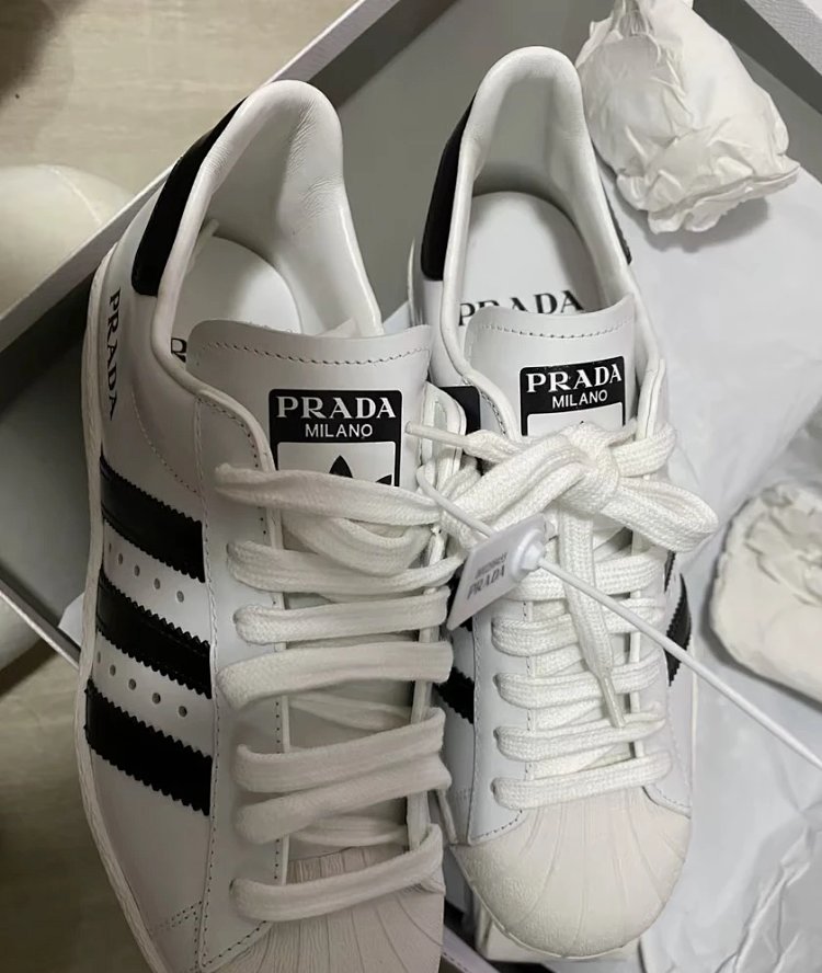 Adidas Shell Head Prada Co branded Board Shoes Sports and Leisure ShoesPRADA x adidas originals SUPERSTAR PUcollaboration edition 