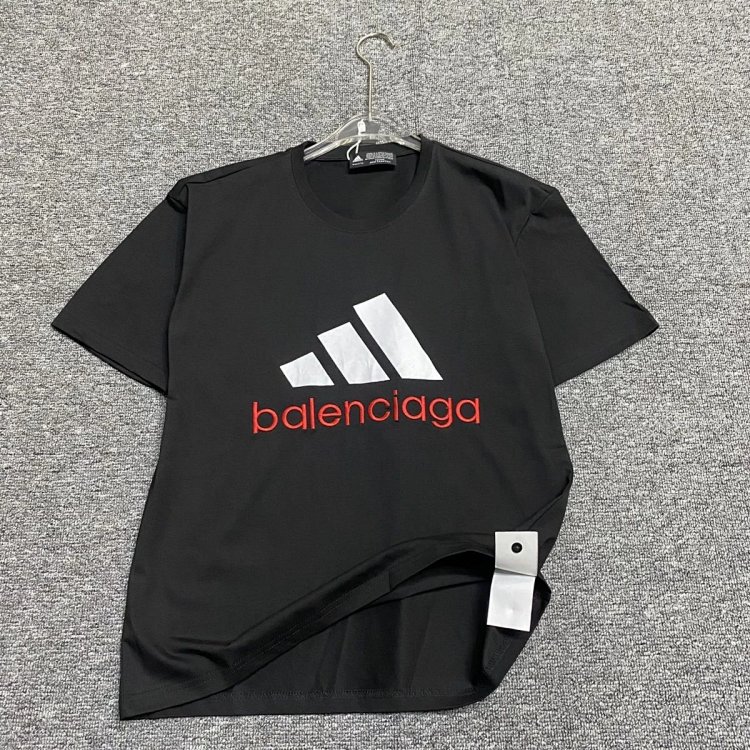 Balenciaga Adidas Joint Short Sleeve Fashion Show with Large Logo | Outfitreps Spreadsheet