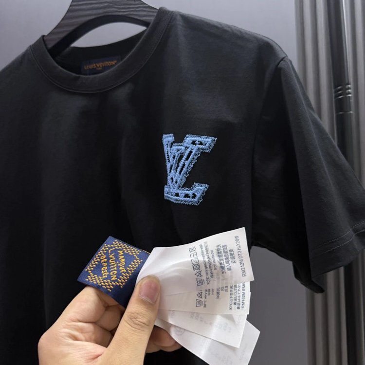 Louis Vuitton short sleeved T-shirt unisex knit top with half sleeves | Outfitreps Spreadsheet
