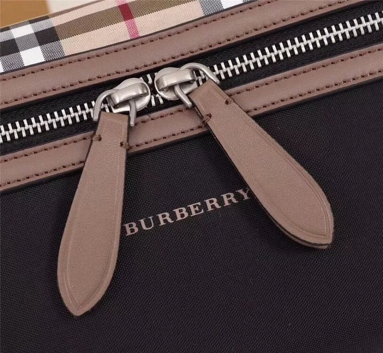 Burberry contrasting waist bag crossbody bag chest bag unisex | Outfitreps Spreadsheet