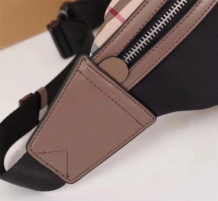 Burberry contrasting waist bag crossbody bag chest bag unisex | Outfitreps Spreadsheet