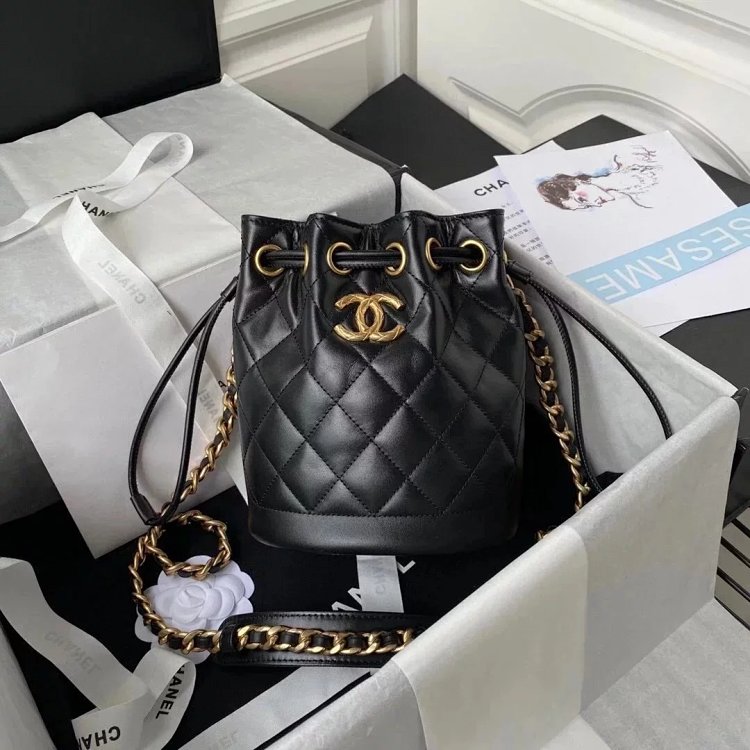 Chanel Retro Smooth Leather Drawstring Bucket Bag AS2716 Cross Carrying Women's Bag AS2716 Chanel Retro Smooth Leather Drawstring Bucket Bag Cross Carrying Women's Bag AS2716