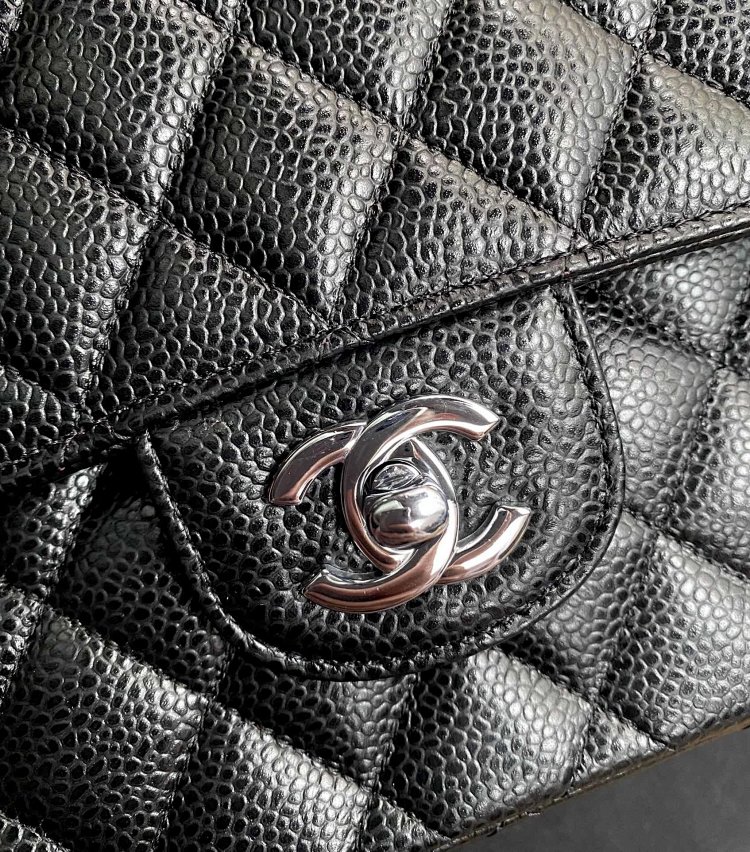 Chanel genuine leather women's bag with diamond grid chain shoulder crossbody bag | Outfitreps Spreadsheet