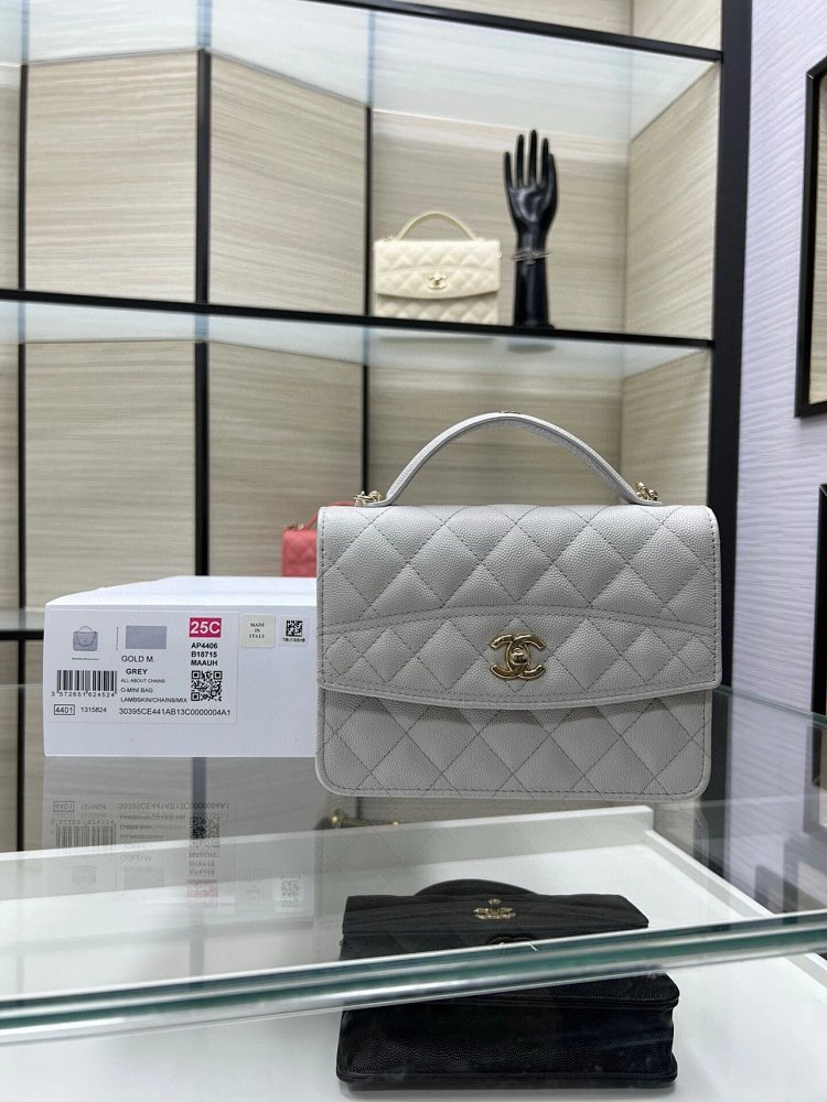 Chanel chain bag can be shoulder crossed handbag for women