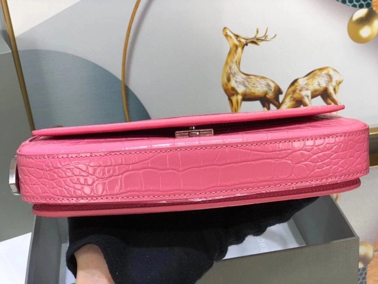 Balenciaga Crocodile Pattern Head Layer Calfskin Single Shoulder Handheld Underarm Bag Women's B | Outfitreps Spreadsheet