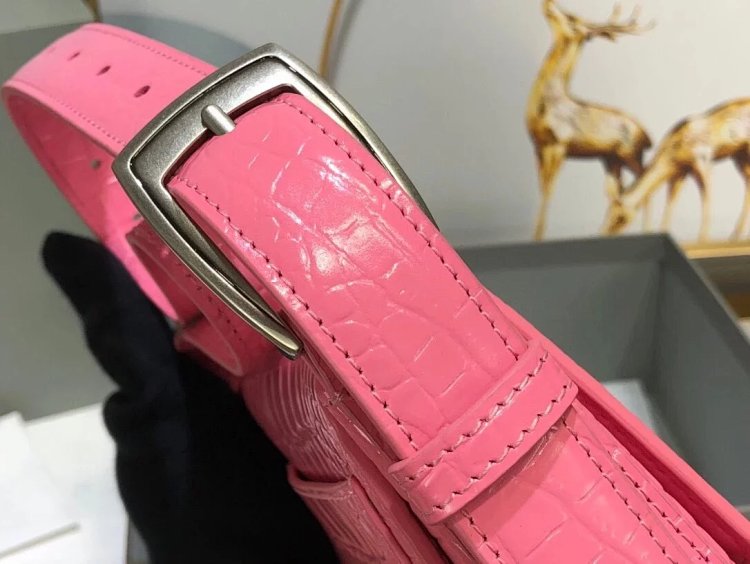 Balenciaga Crocodile Pattern Head Layer Calfskin Single Shoulder Handheld Underarm Bag Women's B | Outfitreps Spreadsheet