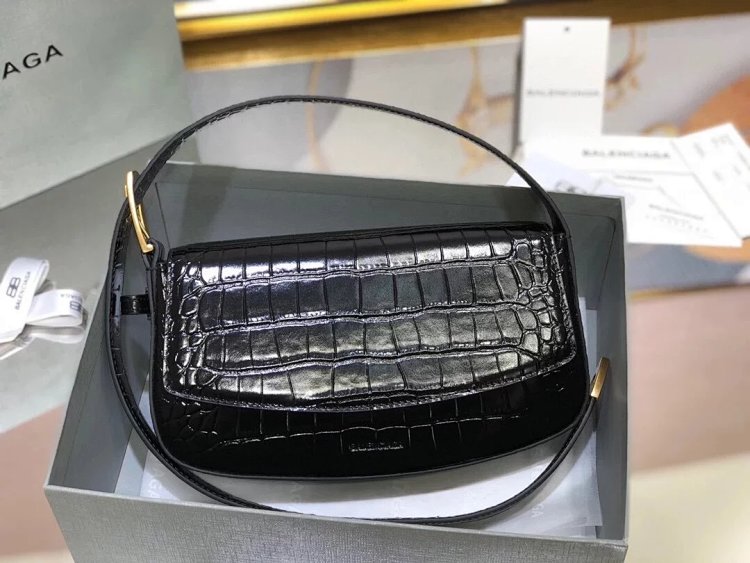 Balenciaga Crocodile Pattern Head Layer Calfskin Single Shoulder Handheld Underarm Bag Women's B | Outfitreps Spreadsheet