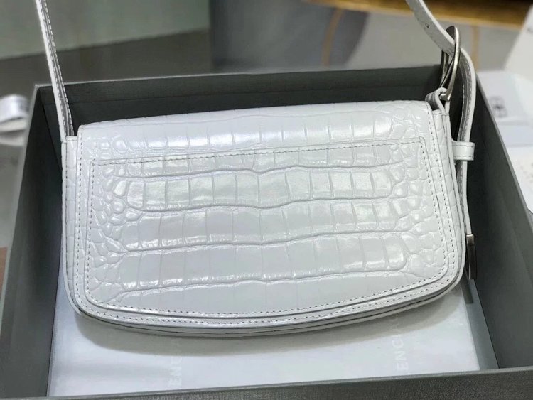 Balenciaga Crocodile Pattern Head Layer Calfskin Single Shoulder Handheld Underarm Bag Women's B | Outfitreps Spreadsheet