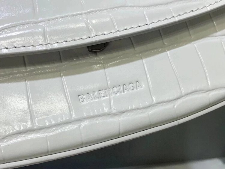 Balenciaga Crocodile Pattern Head Layer Calfskin Single Shoulder Handheld Underarm Bag Women's B | Outfitreps Spreadsheet