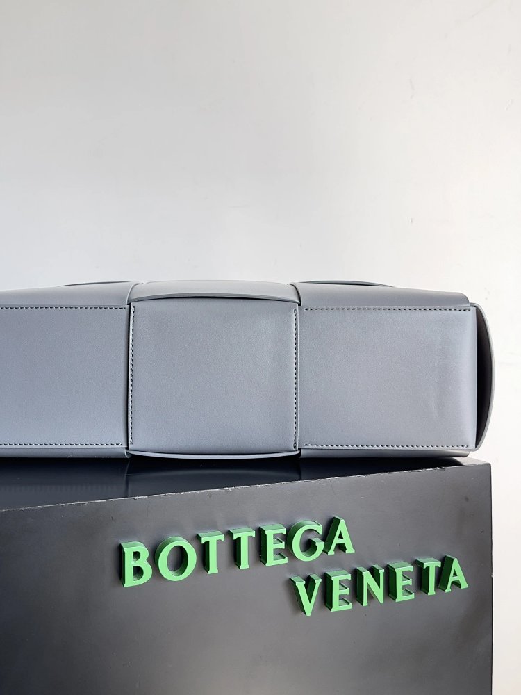 Bottega Veneta Large Grid Knitted Men's briefcase | Outfitreps Spreadsheet