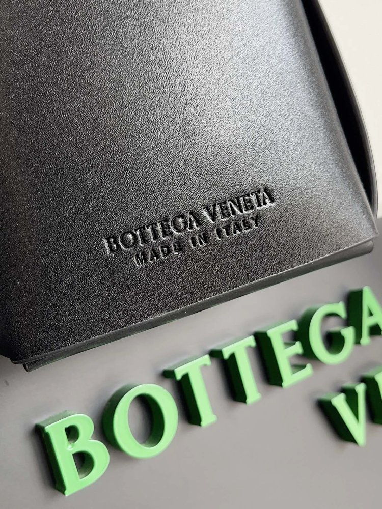 Bottega Veneta Large Grid Knitted Men's briefcase | Outfitreps Spreadsheet
