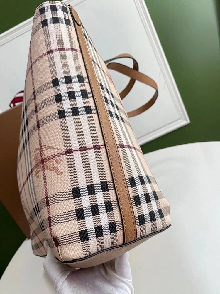 Burberry Classic Double sided Shopping Bag Lightweight Large Capacity Handbag Tote Bag Women's B | Outfitreps Spreadsheet