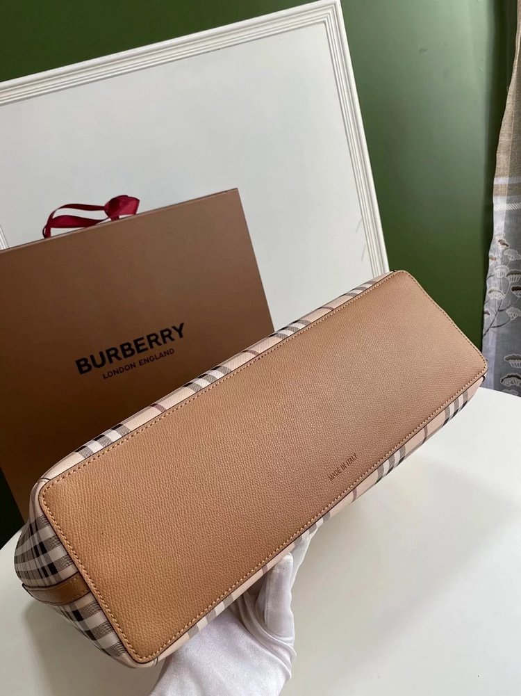 Burberry Classic Double sided Shopping Bag Lightweight Large Capacity Handbag Tote Bag Women's B | Outfitreps Spreadsheet