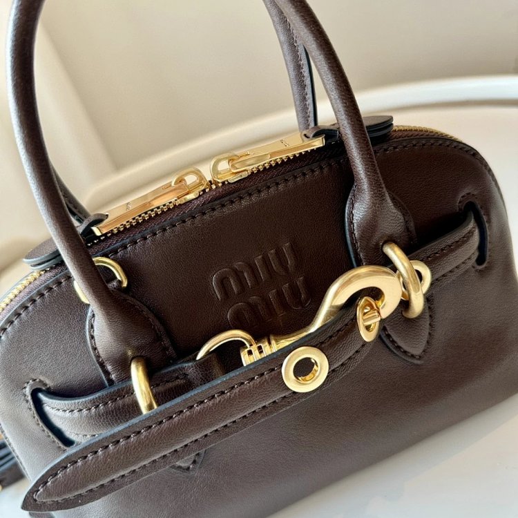 Miumiu handbag shoulder bag crossbody bag women's bag shell bag | Outfitreps Spreadsheet