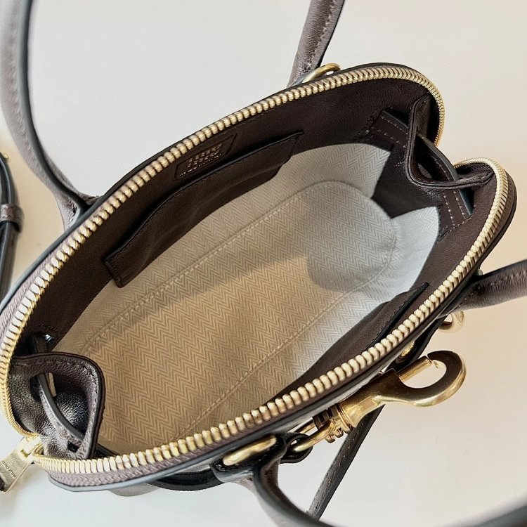 Miumiu handbag shoulder bag crossbody bag women's bag shell bag | Outfitreps Spreadsheet