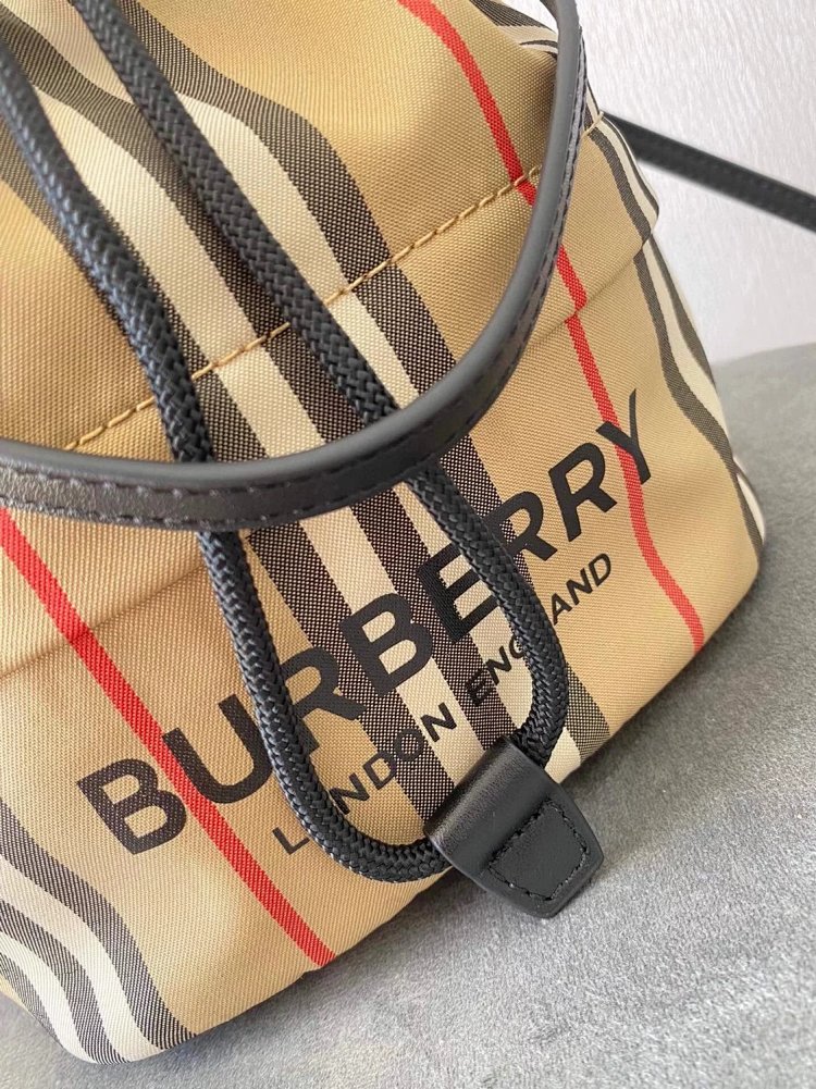Burberry storage classic plaid canvas bucket bag drawstring bag | Outfitreps Spreadsheet