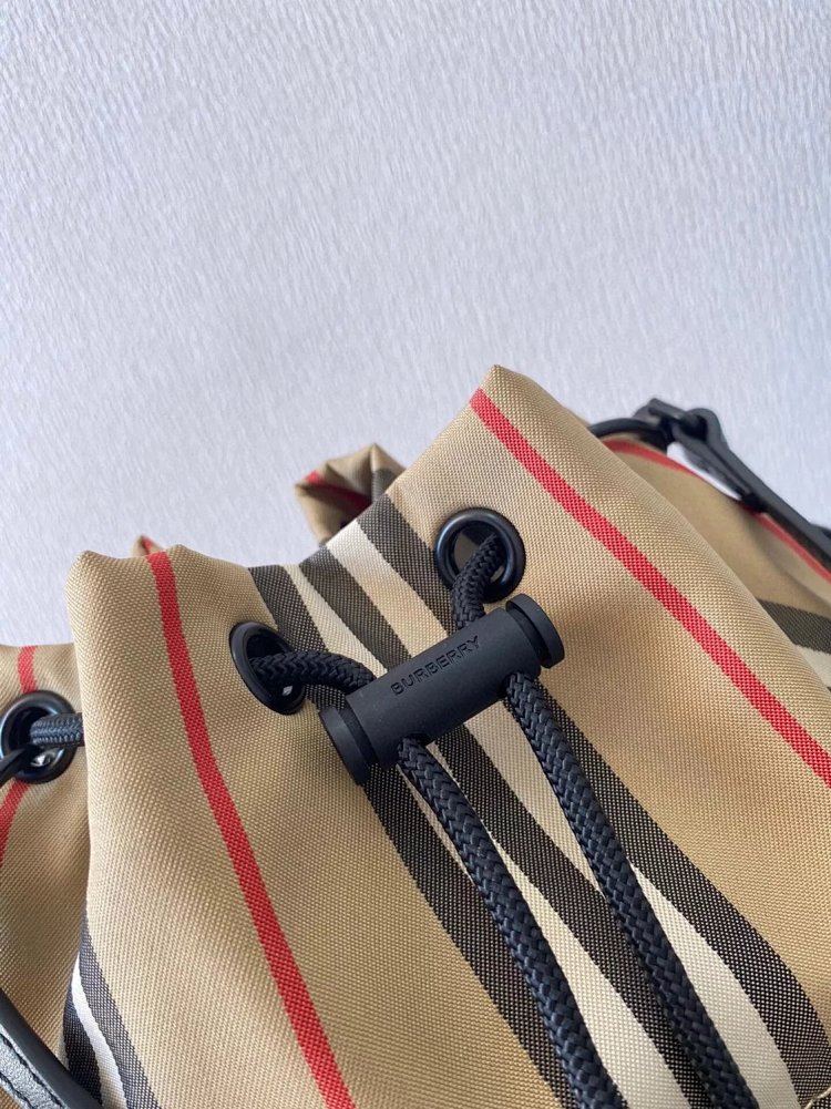 Burberry storage classic plaid canvas bucket bag drawstring bag | Outfitreps Spreadsheet