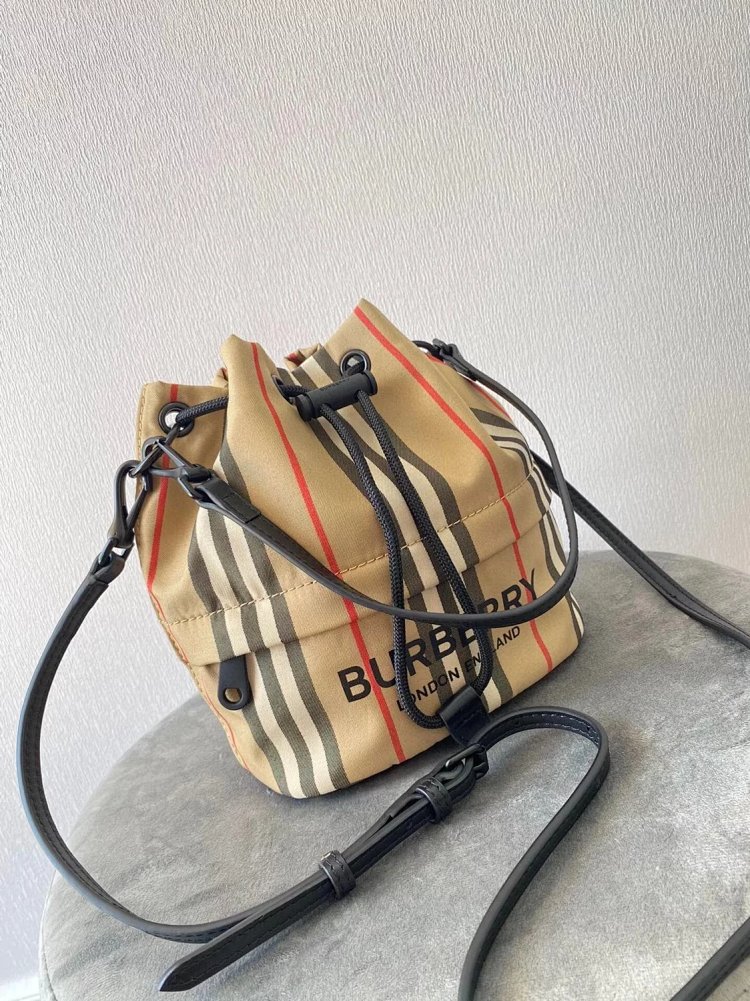 Burberry storage classic plaid canvas bucket bag drawstring bag | Outfitreps Spreadsheet