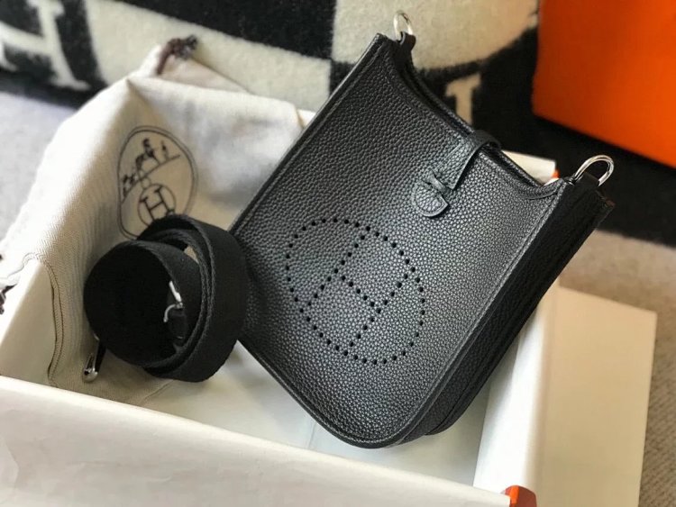 Hermes mini calf leather hollow shoulder crossbody buckle women's bag