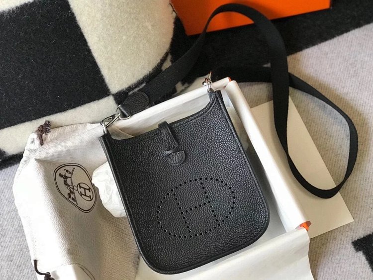 Hermes mini calf leather hollow shoulder crossbody buckle women's bag | Outfitreps Spreadsheet