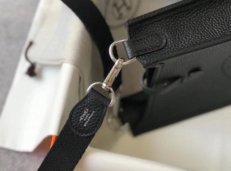 Hermes mini calf leather hollow shoulder crossbody buckle women's bag | Outfitreps Spreadsheet