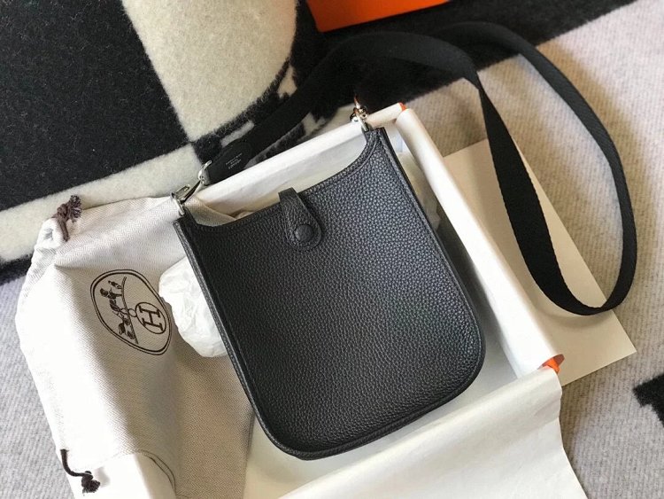 Hermes mini calf leather hollow shoulder crossbody buckle women's bag | Outfitreps Spreadsheet
