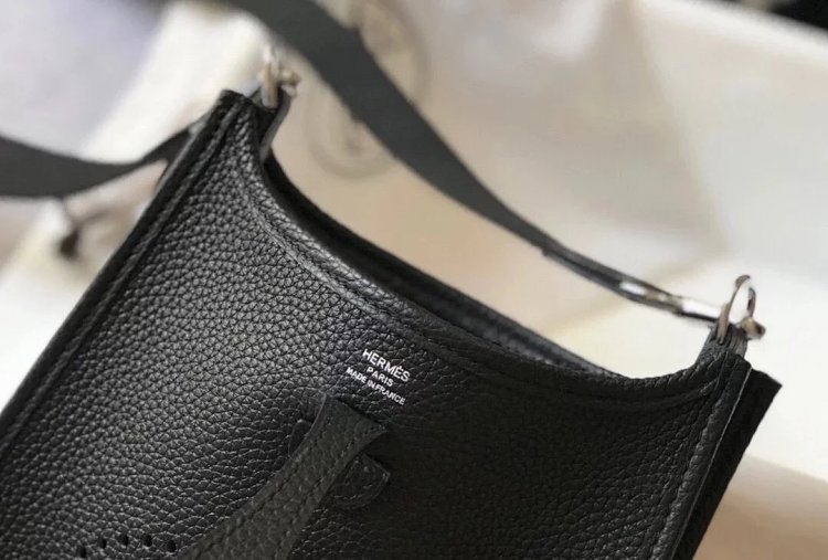Hermes mini calf leather hollow shoulder crossbody buckle women's bag | Outfitreps Spreadsheet