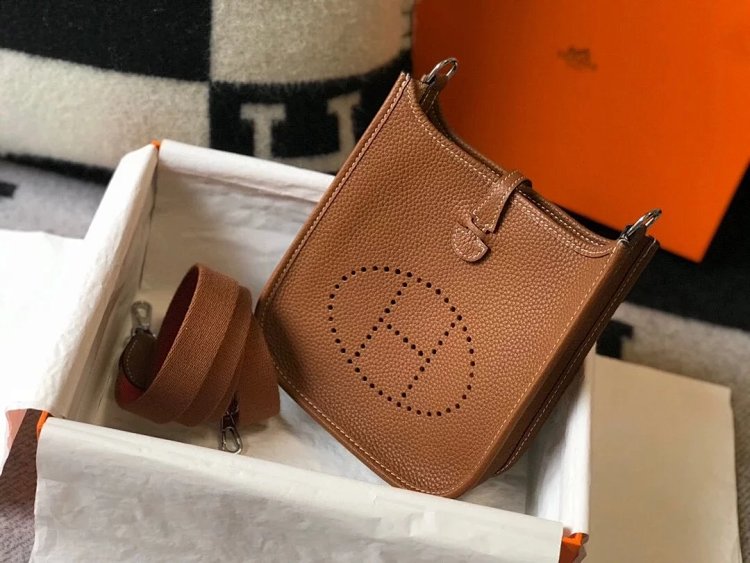 Hermes mini calf leather hollow shoulder crossbody buckle women's bag | Outfitreps Spreadsheet