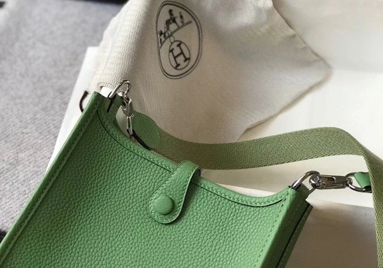 Hermes mini calf leather hollow shoulder crossbody buckle women's bag | Outfitreps Spreadsheet