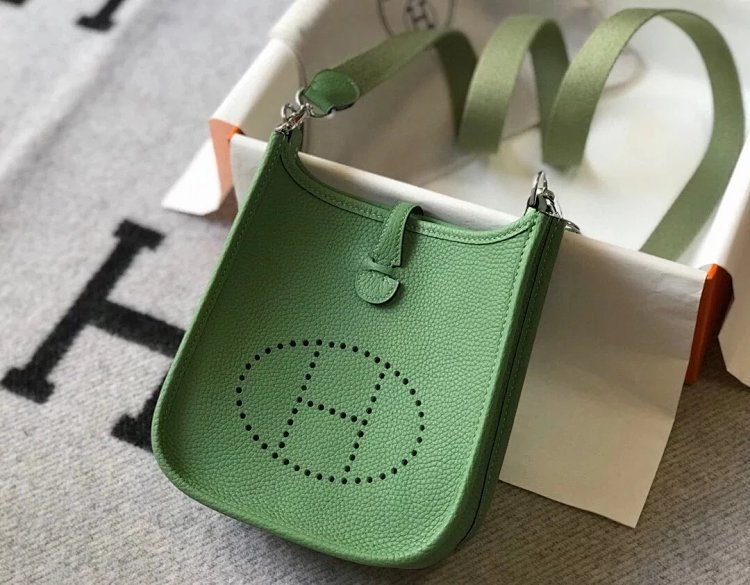 Hermes mini calf leather hollow shoulder crossbody buckle women's bag | Outfitreps Spreadsheet