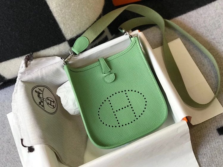 Hermes mini calf leather hollow shoulder crossbody buckle women's bag | Outfitreps Spreadsheet