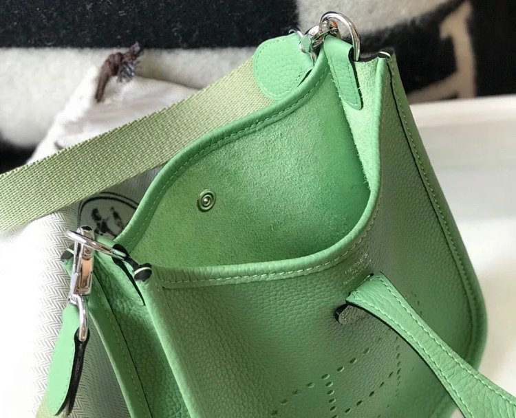 Hermes mini calf leather hollow shoulder crossbody buckle women's bag | Outfitreps Spreadsheet