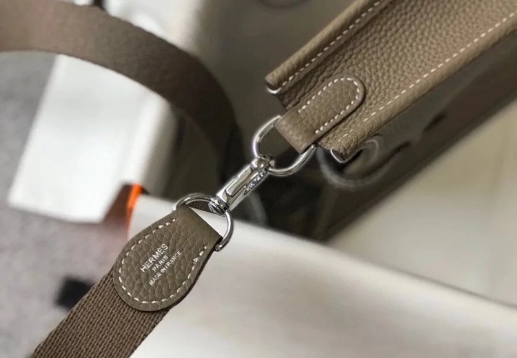Hermes mini calf leather hollow shoulder crossbody buckle women's bag | Outfitreps Spreadsheet